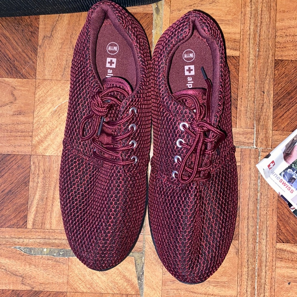 Men maroon shoes